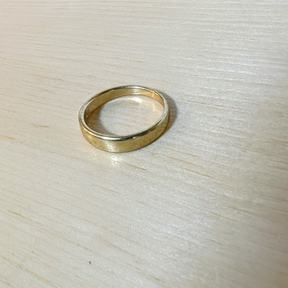 Classic Gold Colored Band - Picture 2 of 3